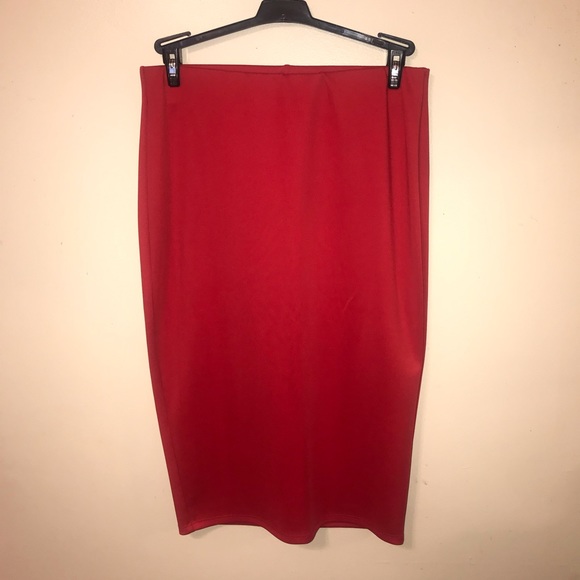 Red skirt - Picture 1 of 1